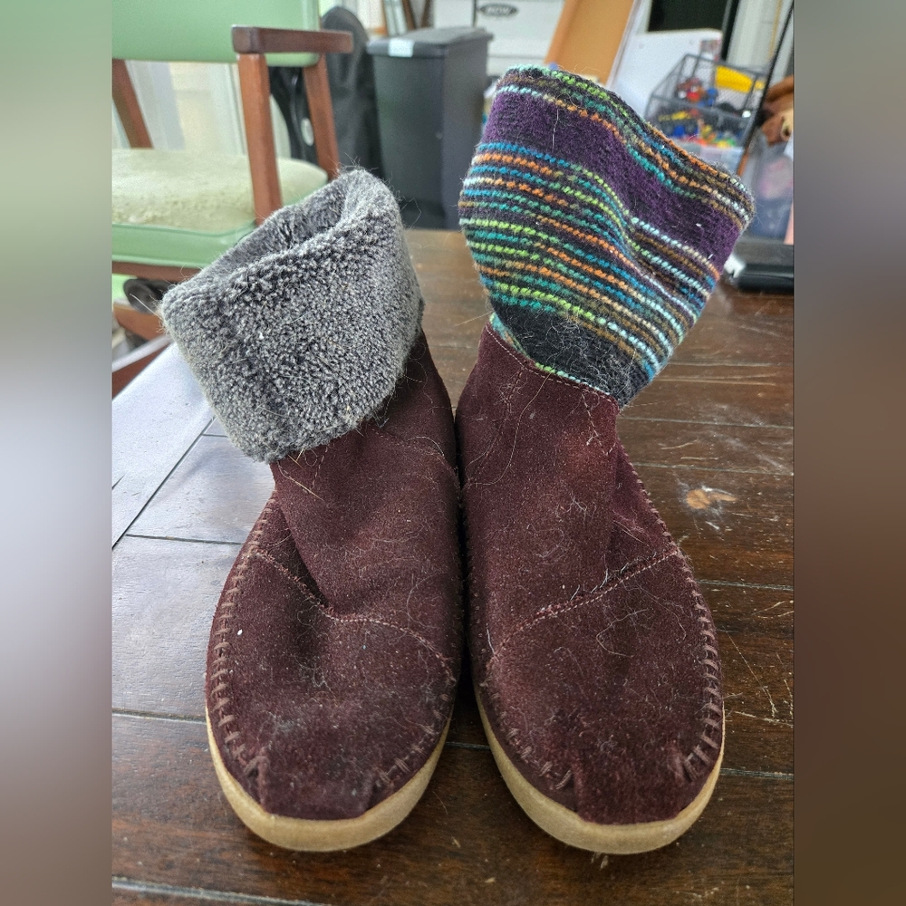 Toms Blue and Purple Knit Winter Boots